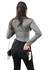 woman in black skinny jeans