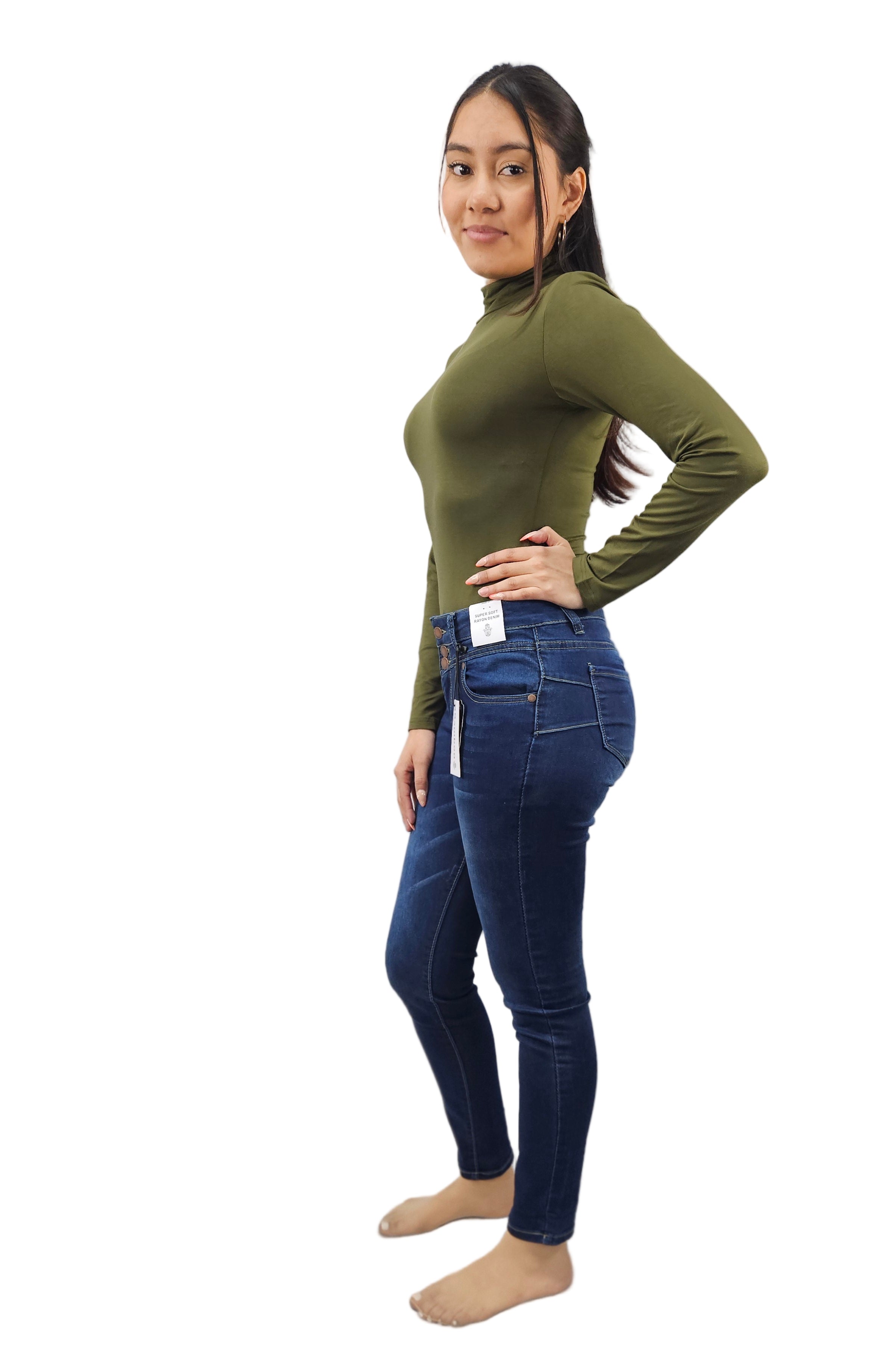 Woman in navy blue skinny jeans